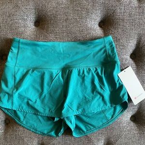 lululemon speed up short high rise size 6 2.5 inches